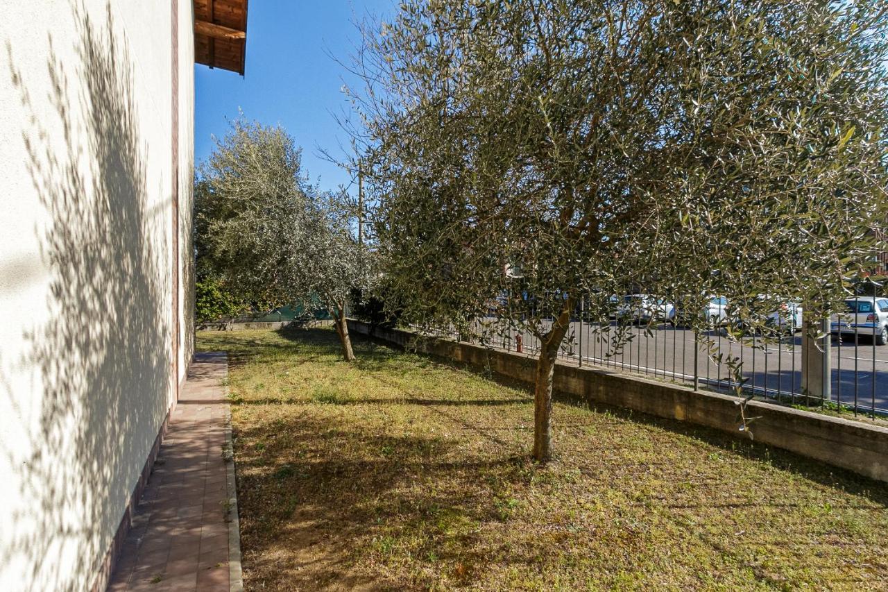 Le Quattro Stelle Villa Cardano Al Campo Exterior foto