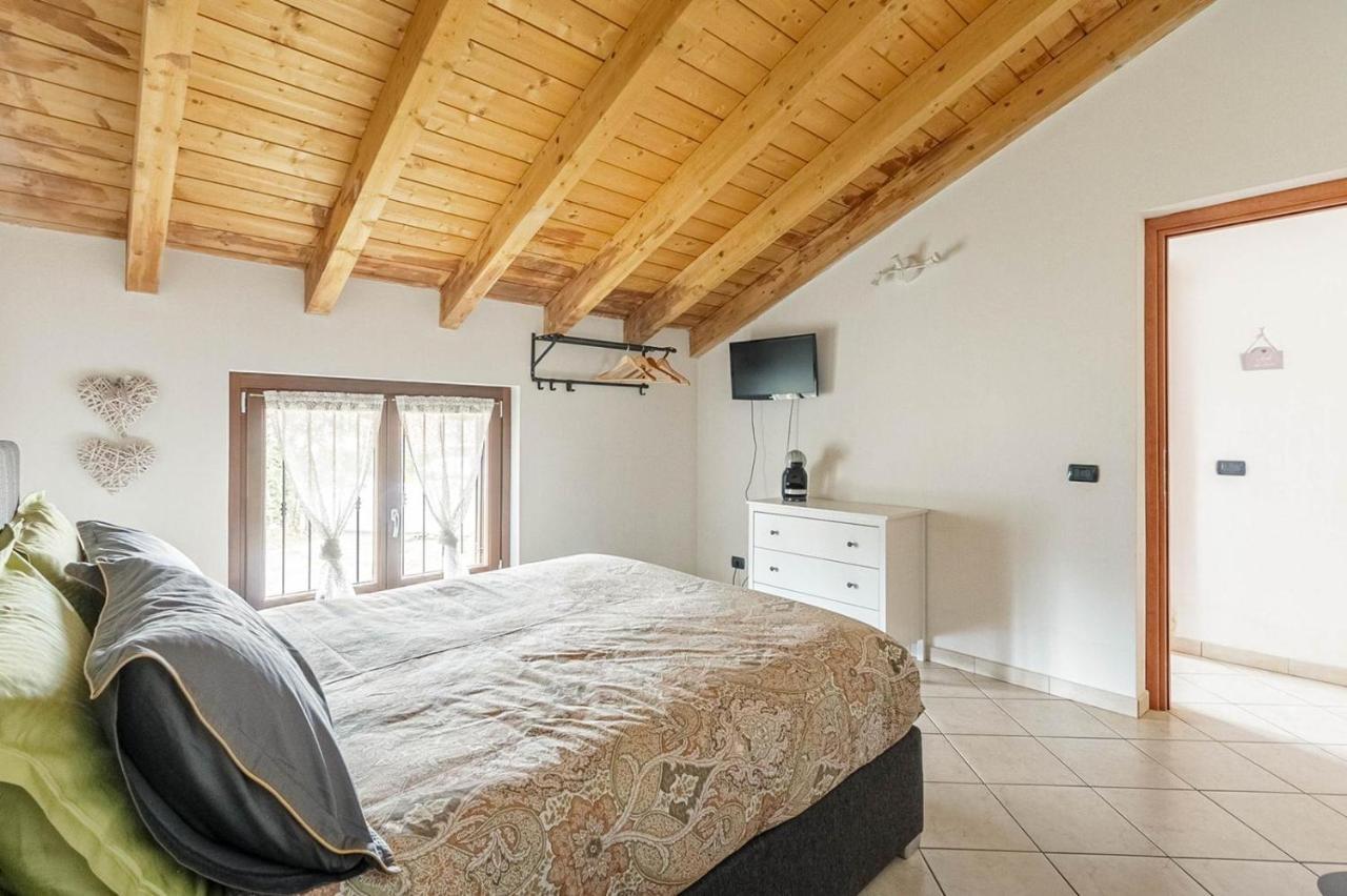 Le Quattro Stelle Villa Cardano Al Campo Exterior foto