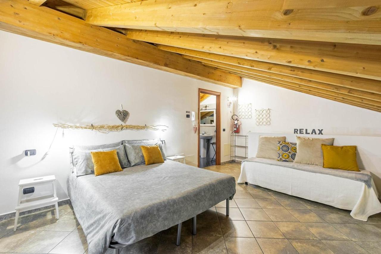 Le Quattro Stelle Villa Cardano Al Campo Exterior foto