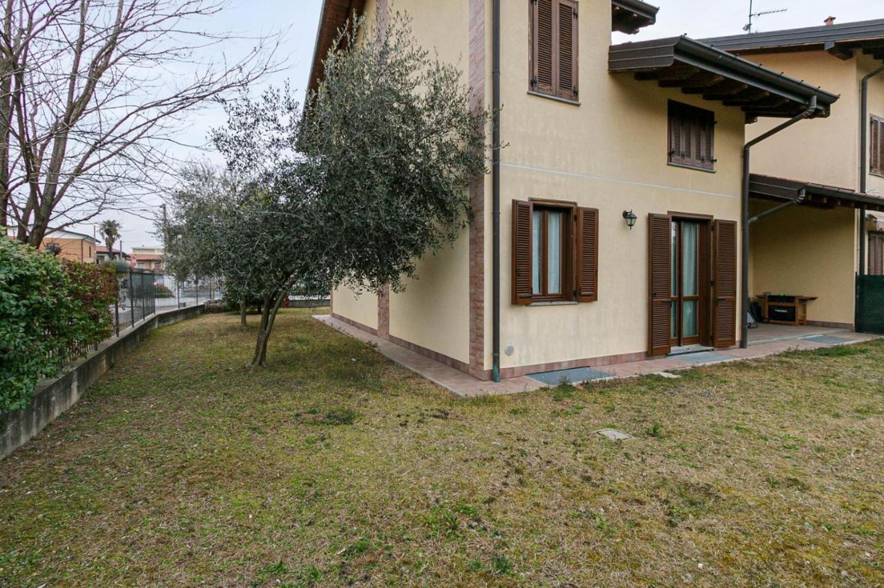 Le Quattro Stelle Villa Cardano Al Campo Exterior foto