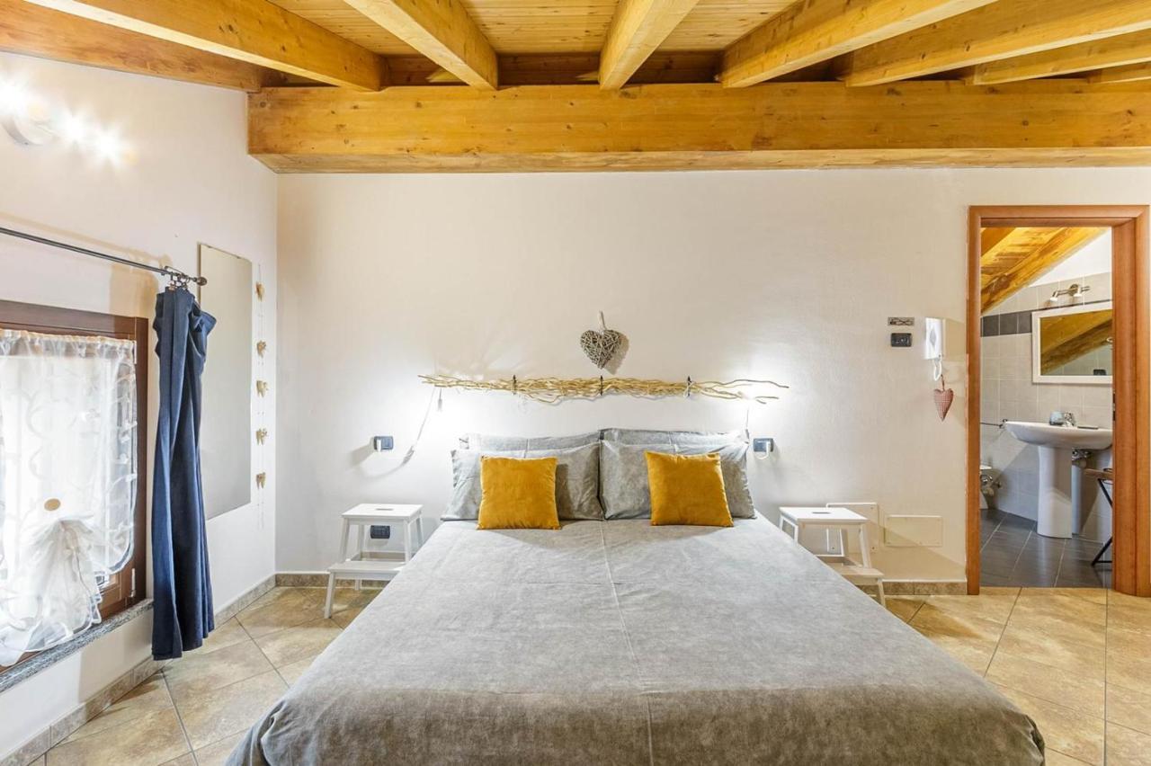 Le Quattro Stelle Villa Cardano Al Campo Exterior foto