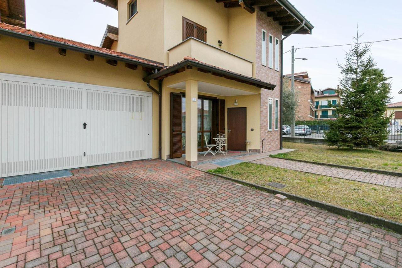Le Quattro Stelle Villa Cardano Al Campo Exterior foto