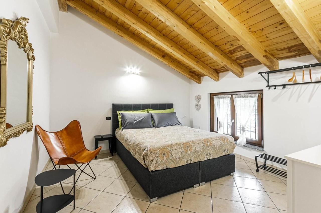 Le Quattro Stelle Villa Cardano Al Campo Exterior foto